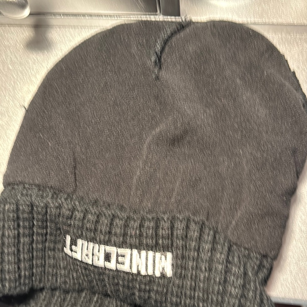 Minecraft Beanie - Picture 2 of 4